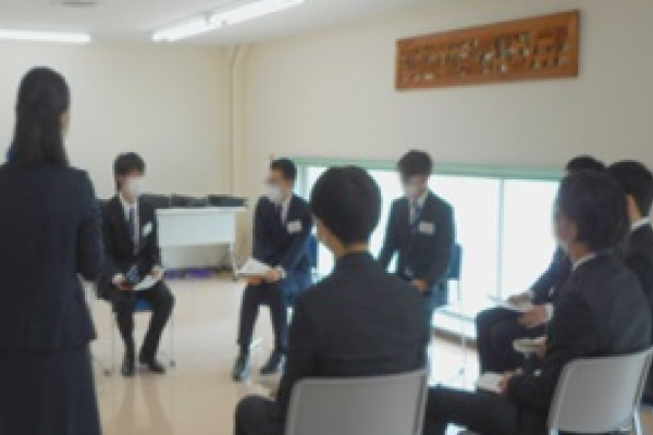 社内研修+外部研修